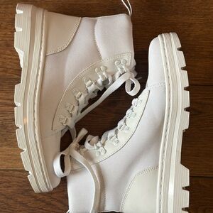 Dr. Martens Combs Women's Poly Casual White Boots Size 9